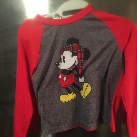 🎠🎄Tee-  $9 FIRM or buy two tees for a deal 5/$35* - Picture 1 of 4